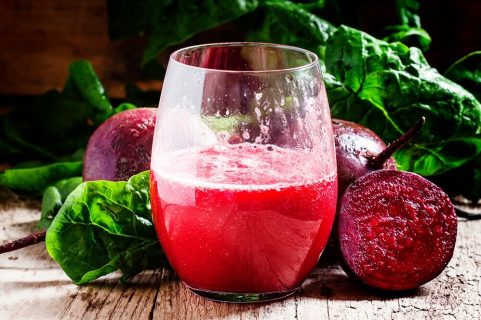 large-glasses-with-red-beet-juice-3SYQ4M5